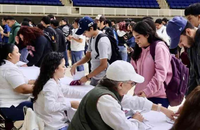 Abre convocatoria de becas para estudiantes de escuelas privadas