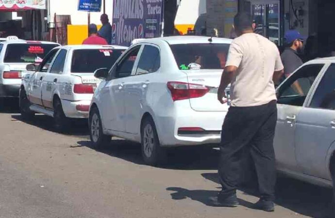 Taxis colectivos apuestan por aire acondicionado para enfrentar el calor en Ciudad Obregón