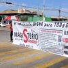 Maestros federales realizan bloqueos intermitentes en Vícam para difundir demandas del magisterio