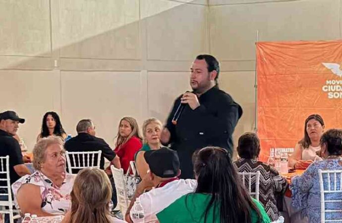 Manuel Scott escucha a maestros de Cajeme y respalda sus demandas sobre pensiones