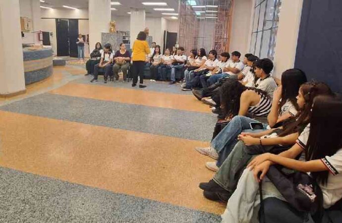 Realizan la Siembra y Cosecha de libros de la biblioteca de UNISON