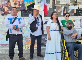 Integrantes de la etnia Pápago se suman a la protesta directoras de estancias infantiles