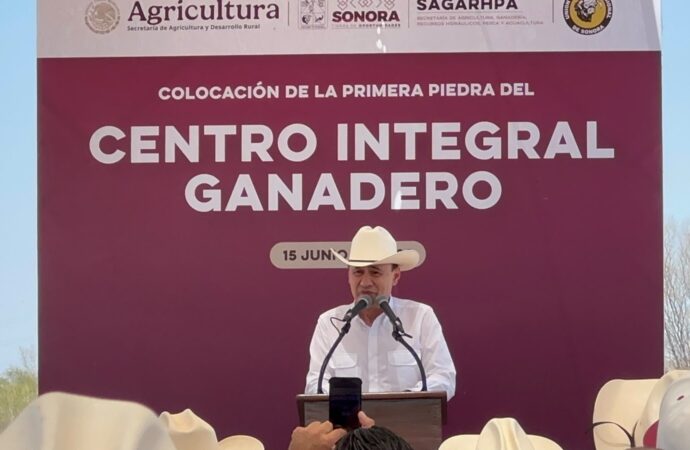 Alfonso Durazo encabeza colocación de la primera piedra de Centro Integral Ganadero