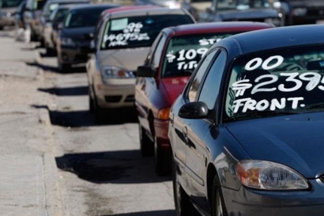 Comerciantes de autos usados alertan por ingreso de vehículos extranjeros pese al fin del decreto