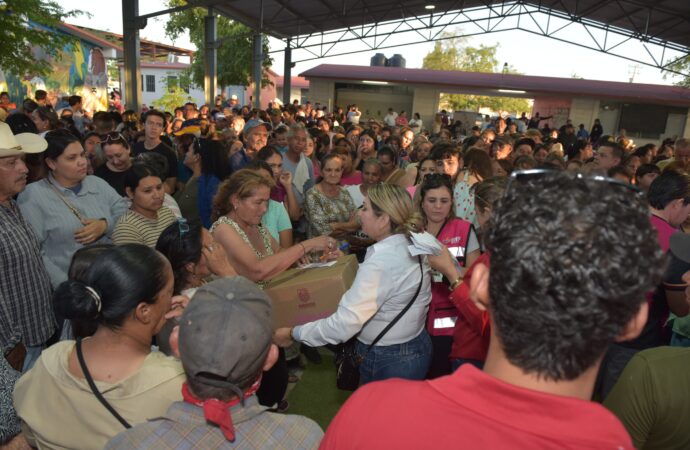 DIF Navojoa acerca servicios gratuitos a cientos de familias en la Francisco Villa