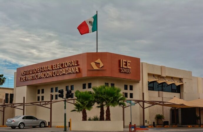 Cobran funcionarios del IEE sueldos privilegiados