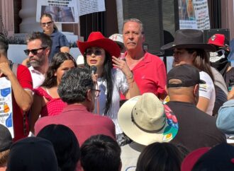 Lupita Villalobos abandona manifestación de COVAFAM ante cuestionamientos