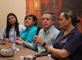 Omar Del Valle dialoga con empresarios de Hermosillo