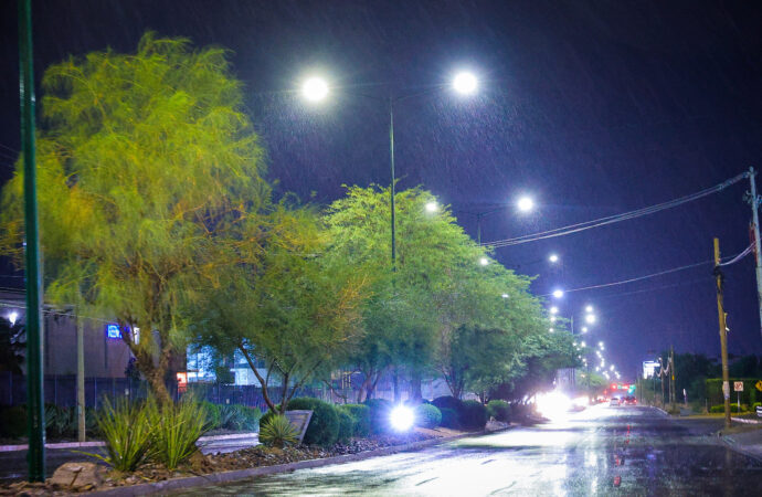 Tormenta con intensa actividad eléctrica sobre Hermosillo; alertan por fuertes ráfagas y posible granizo