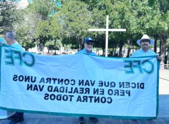 Jubilados del sector paraestatal federal protestan por reforma en materia de pensiones