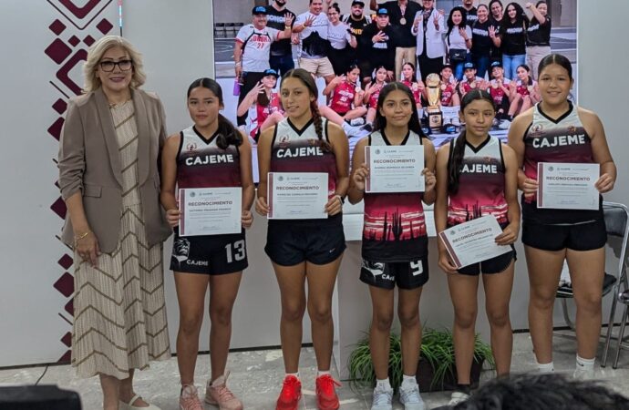 Alcaldesa Claudia Santacruz Avilés reconoce a cinco basquetbolistas de Cajeme campeonas nacionales con la Selección Sonora