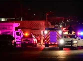 Incendio alcanza ocho viviendas en la colonia San Jerónimo tras propagarse desde el Mercado Francisco I. Madero