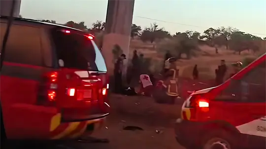 Muere joven tras impactar su automóvil contra un puente en Nogales