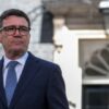 Andy Burnham asume como primer ministro del Reino Unido tras la renuncia de Keir Starmer