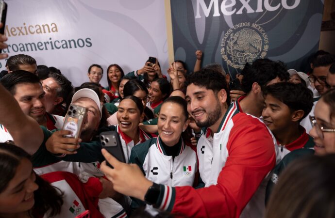 Sheinbaum abandera a la delegación mexicana para los juegos Centroamericanos y del Caribe 2026