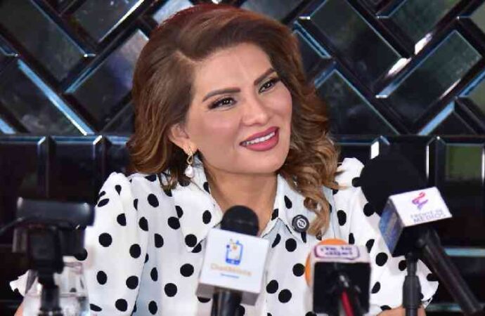 Celebra Lorenia Valles 71 aniversario del voto femenino en México