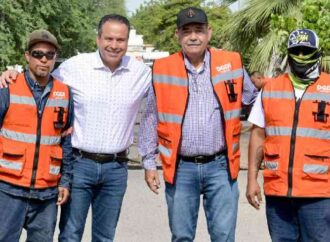 Astiazarán lleva jornada intensiva de bacheo a Puerta Real y suma 60 colonias atendidas