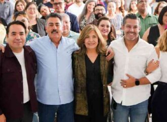 Docentes de todos los niveles dialogan con Javier Lamarque sobre los retos de la educación en Sonora