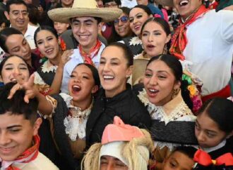 Sheinbaum presenta en Michoacán avances en educación, vivienda, salud y apoyos sociales