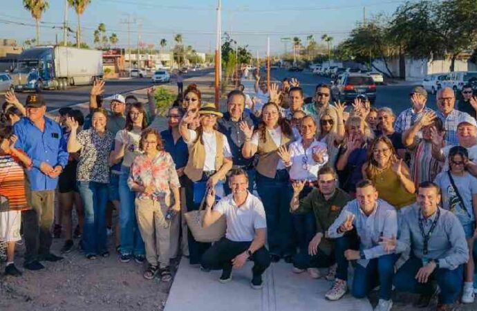 Toño Astiazarán entrega nueva etapa de los camellones Olivares, obra elegida por vecinos