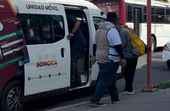 Llevan módulo de credenciales para el transporte público al centro