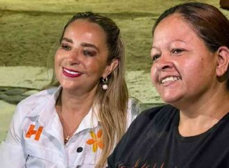Flor Ayala acerca a Privadas del Real el programa “Más Beneficios, Menos Broncas”