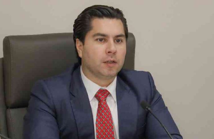 Solicitan retirar a policías y vallas del Congreso
