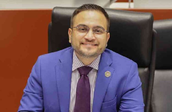 René García propone fortalecer la protección de menores en entornos digitales