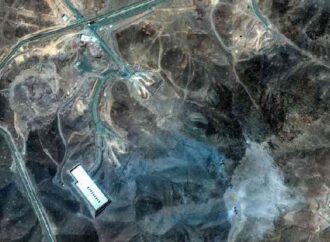 Irán acusa a Estados Unidos de bombardear central nuclear en construcción