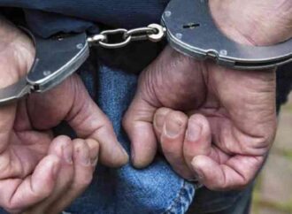 Detienen a hombre de 66 años por presunta agresión contra su hija en Los Portales