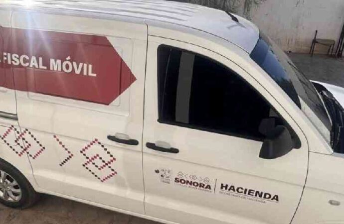 Llevan servicios de la Agencia fiscal en unidad móvil