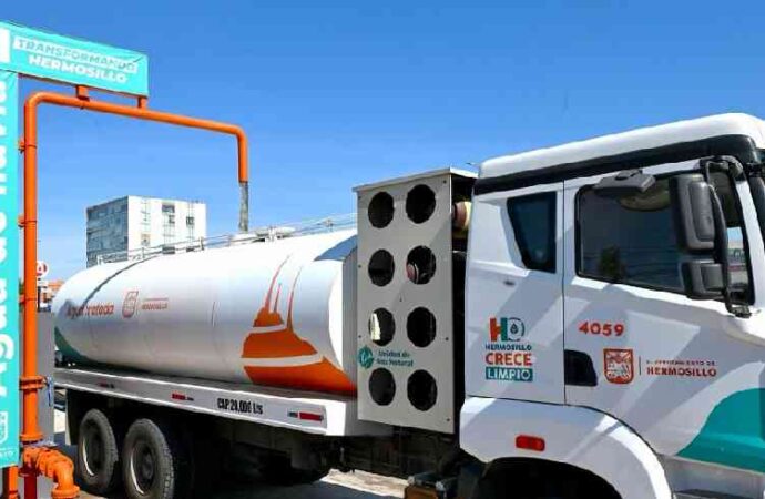 Capta primera agua de lluvia sistema pluvial del paso a desnivel Colosio y Solidaridad