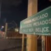 Bomberos combaten incendio en bodegas del mercado de abastos y evacúan colonias aledañas