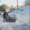 Policías sofocan incendio de vehículo en Hermosillo