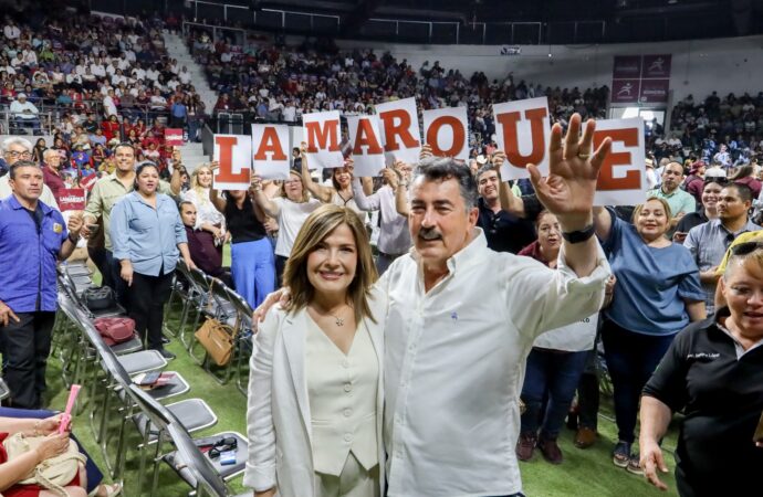 Javier Lamarque recibe ovación de la militancia durante el 12 aniversario de Morena en Sonora