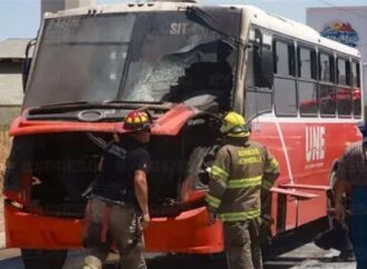Camión urbano se incendia en Hermosillo; pasajeros son evacuados sin personas lesionadas