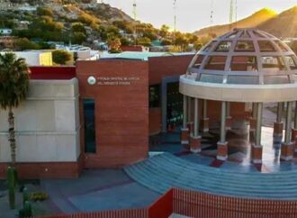 Hombre herido de bala llega a la Fiscalía de Sonora para pedir ayuda tras presunto asalto en Hermosillo