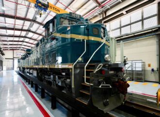 Llegan las primeras 12 locomotoras del tren Maya de carga; será inaugurado en 2027