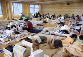 Japón enfrenta apagones, escasez de agua y calor extremo; suben a 34 los muertos por terremoto