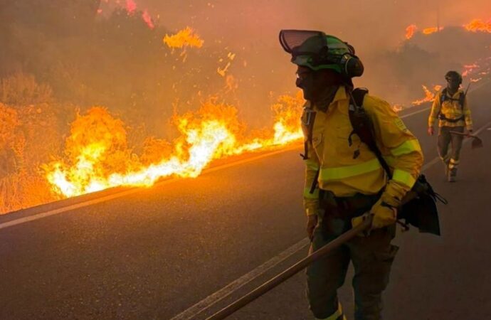 Incendio forestal en España deja 12 muertos y 23 desaparecidos; continúan labores de búsqueda y combate al fuego