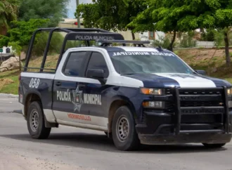 Policías escoltan de emergencia a joven inconsciente hasta clínica del IMSS en Hermosillo