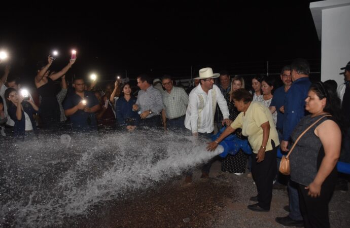 Tienen navojoenses de Tierra Blanca en Tesia nuevo pozo para suministro de agua