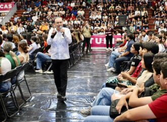 Gobernador Durazo garantiza con becas permanencia universitaria de 14 mil estudiantes de Cajeme y Navojoa