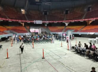 Comienza entrega de uniformes a estudiantes de hermosillo