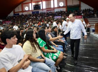 Durazo refuerza permanencia universitaria con más de 14 mil becas en Cajeme y Navojoa