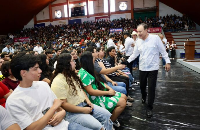 Durazo refuerza permanencia universitaria con más de 14 mil becas en Cajeme y Navojoa