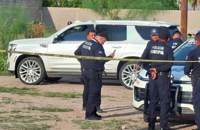 Tres personas mueren dentro de vehículo de alta gama en Hermosillo