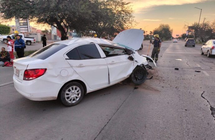 Dormita al volante y termina estrellado contra objeto fijo en el poniente de Hermosillo