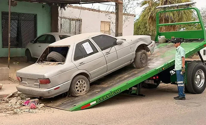 Retiran 456 autos abandonados en Hermosillo para evitar multas y gastos de grúa