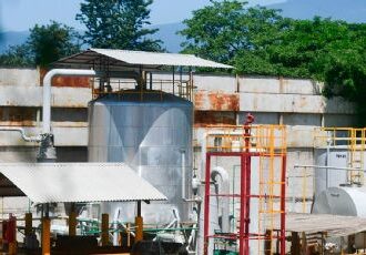 Aseguran casi 300 mil litros de combustible presuntamente ilícito en Altamira, Tamaulipas
